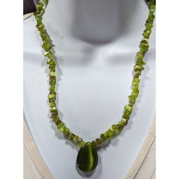 Whimsical Fairycore Green Cat Eye Glass Beaded Teardrop Necklace - Picture 4 of 6